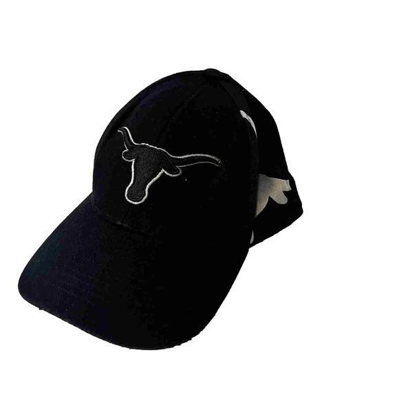 Texas Longhorns Hat Cap Black Top of the World Blackout One Fit - Picture 1 of 6
